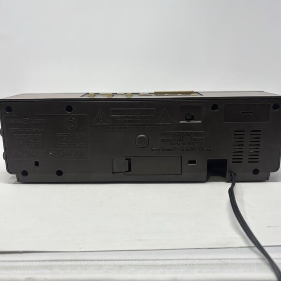 Vintage GE General Electric AM/FM Stereo Blue Digital Dual Clock Radio 7-4945A - Picture 6 of 16